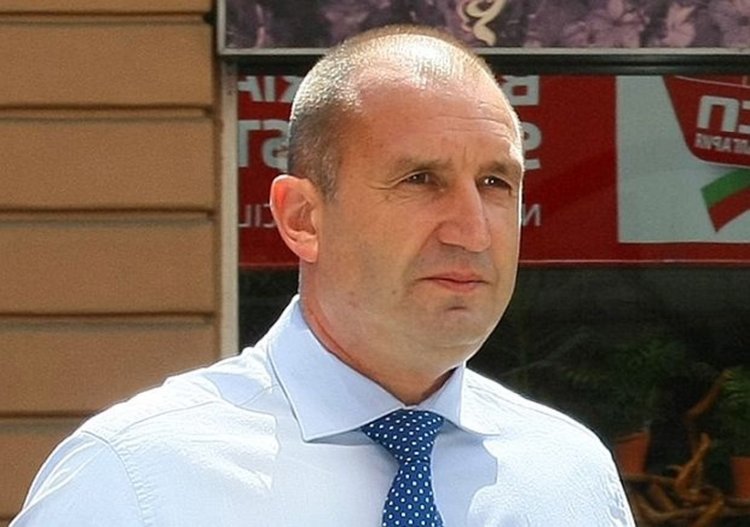 Ген.Радев: Държава не се управлява с телевизионни скечове