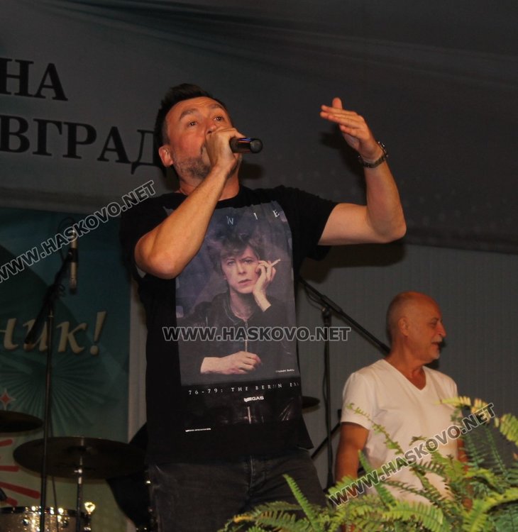 "Легендите" пяха за 69-ия рожден ден на Димитровград