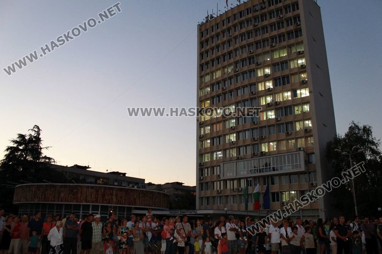 "Легендите" пяха за 69-ия рожден ден на Димитровград