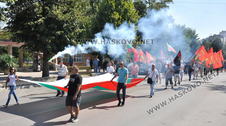 Бунт срещу мигрантите в Харманли: Това е организирано нашествие. Да спрем ислямизацията! 