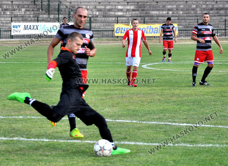 Отново футбол на „Ямача”, 6 гола в първото дерби