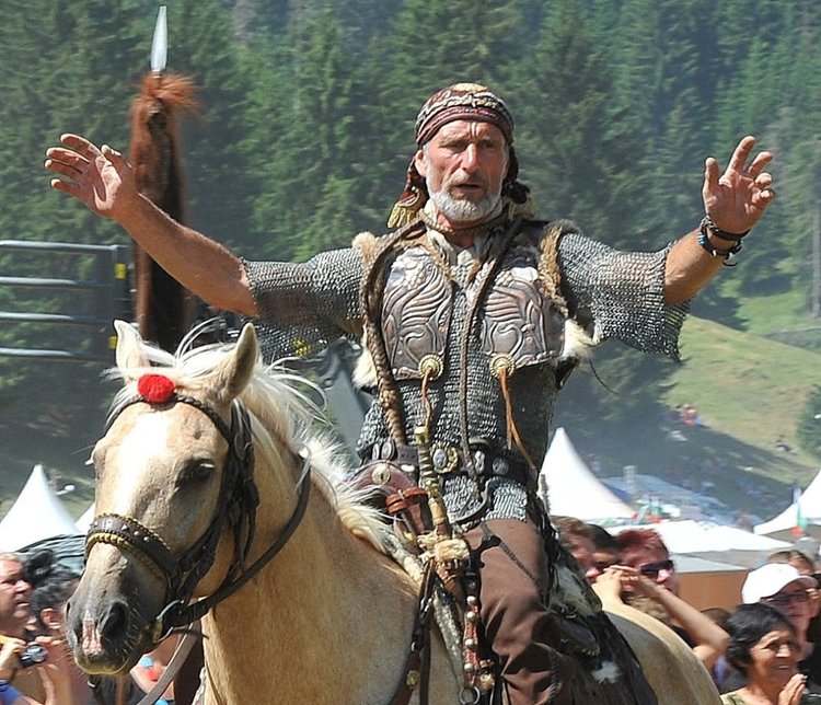 Духът на Аспаруховите българи възкръсва в Кенана