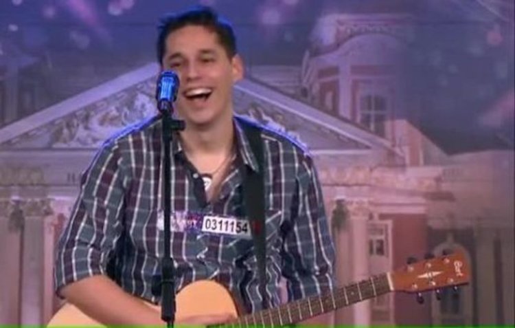 Радослав Михов нашумя с песента "Аз съм дърта пияница"