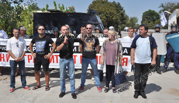 Бунт срещу мигрантите в Харманли: Това е организирано нашествие. Да спрем ислямизацията! 