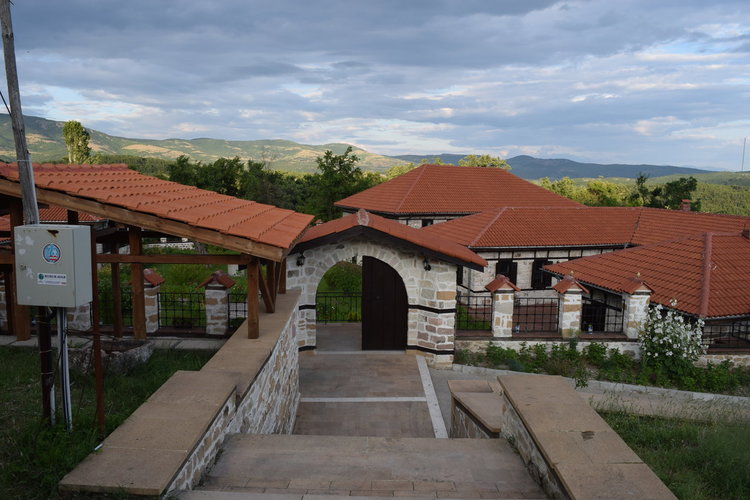 Елмалъ баба събра хора от целите Балкани за традиционния събор край Биволяне    