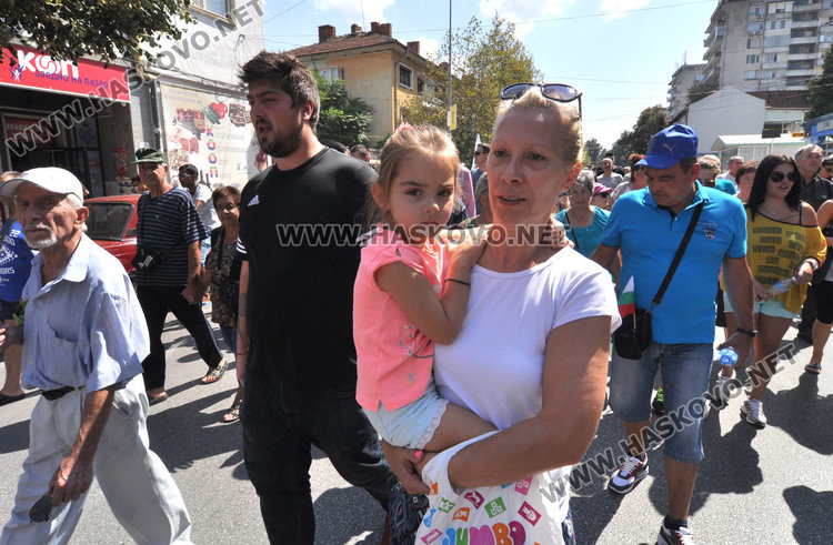 Бунт срещу мигрантите в Харманли: Това е организирано нашествие. Да спрем ислямизацията! 