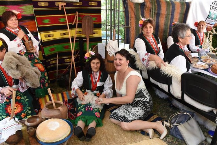 Феерия от багри, вкусове и ритми в Ивайловград