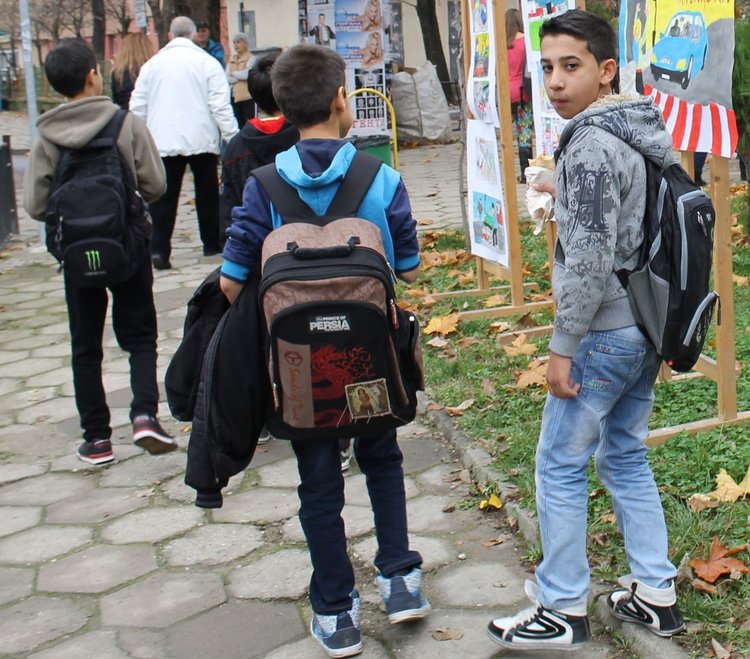 В Димитровград стартира кампания в помощ на социално слаби ученици