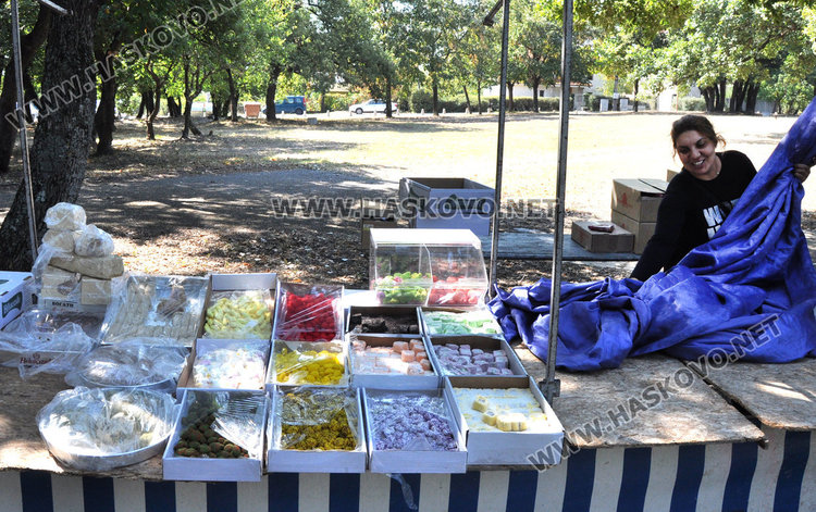 В Кенана палят скарите за панаира, пускат симулатор на скоростно влакче 