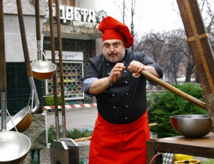 Ути Бъчваров в Кирково, забърква най-големия миш-маш