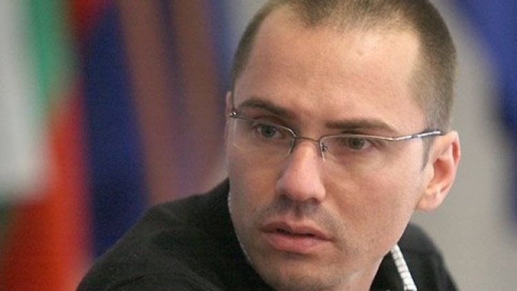 Ангел Джамбазки: България не трябва да става бежански лагер