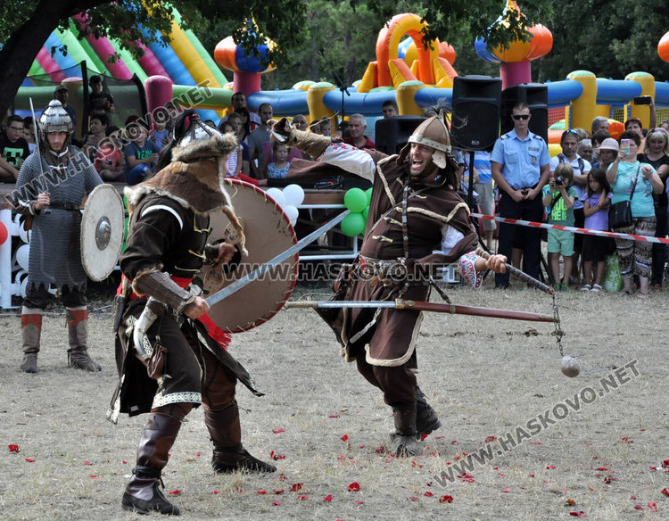 Духът на прабългарите възкръсна зрелищно в Кенана (видео)
