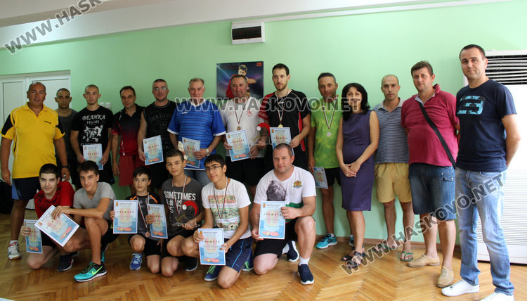 25 състезатели в Първия открит турнир по тенис на маса 