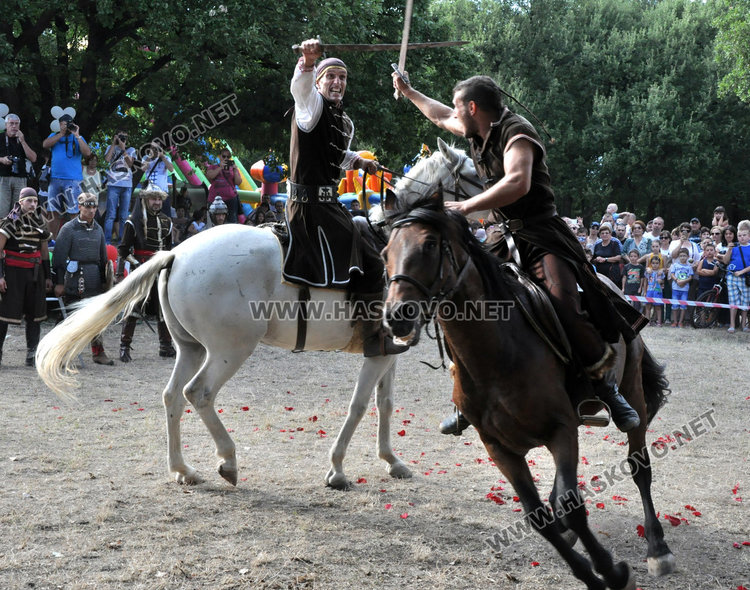 Духът на прабългарите възкръсна зрелищно в Кенана (видео)
