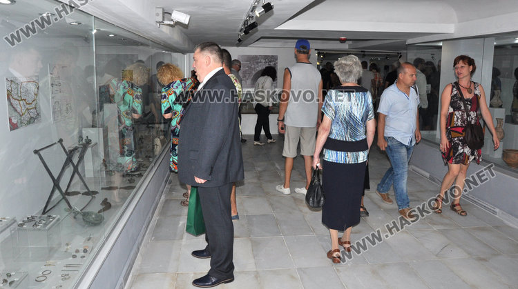Кмет, областен, депутат и Божидар Димитров откриха зала „Археология“ 