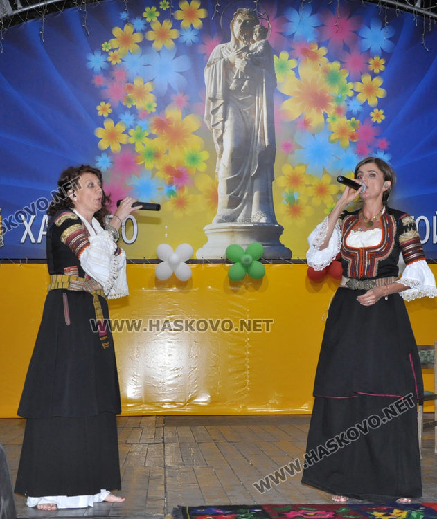 Калин Вельов и Нина Николина напълниха площада