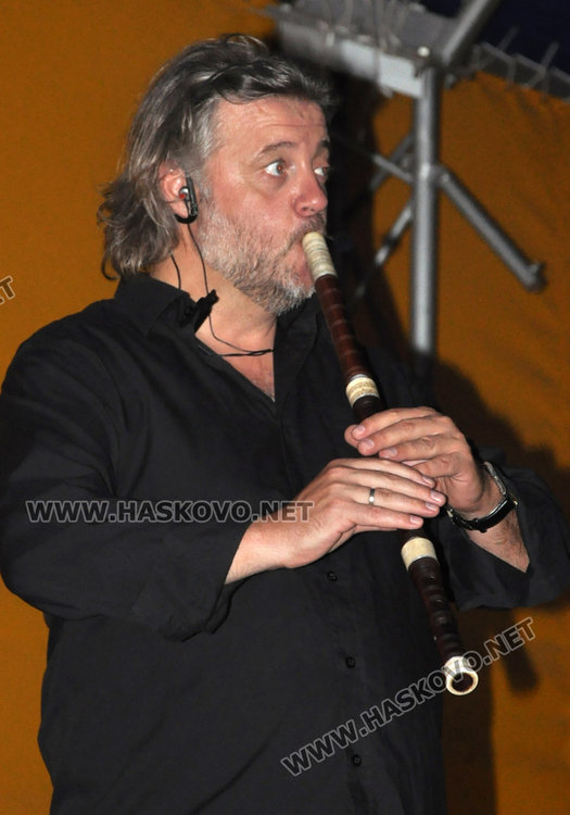 Калин Вельов и Нина Николина напълниха площада