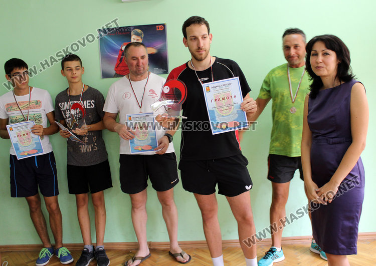 25 състезатели в Първия открит турнир по тенис на маса 