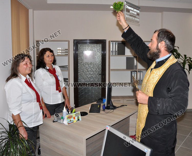 От днес ни обслужват на едно гише в общината