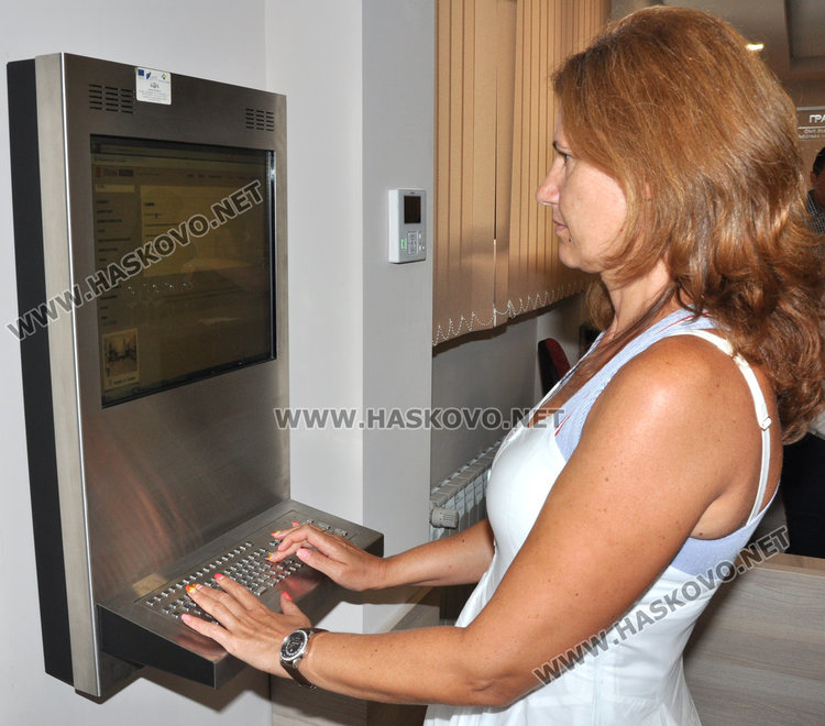 От днес ни обслужват на едно гише в общината