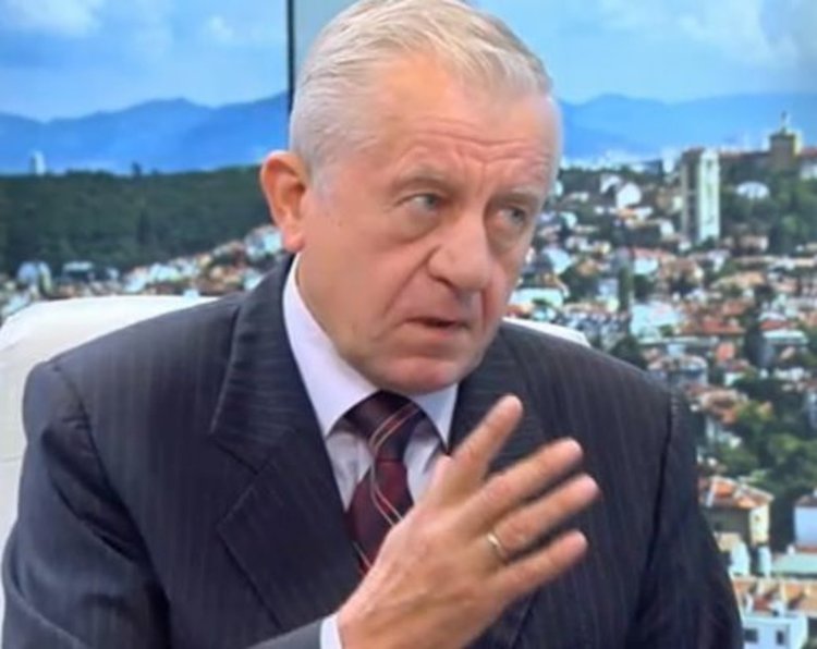 Ген.Михов: Радев е успешен командир, но има какво да учи