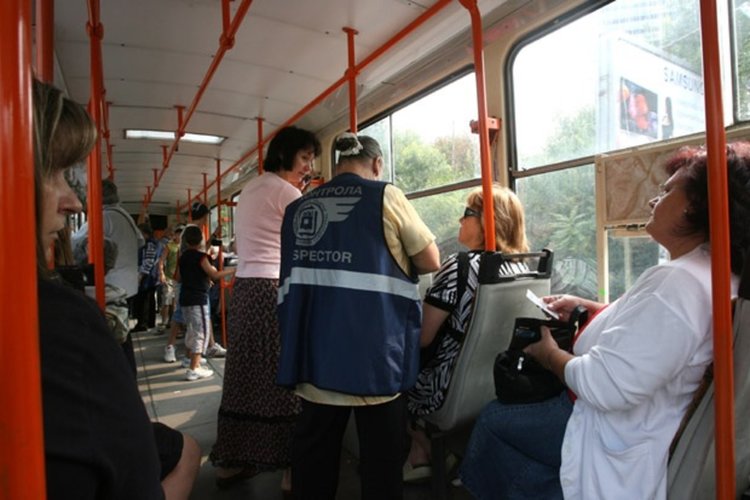 Нов бич за провинциалистите в София ,контрольори издевателстват над кърджалийци