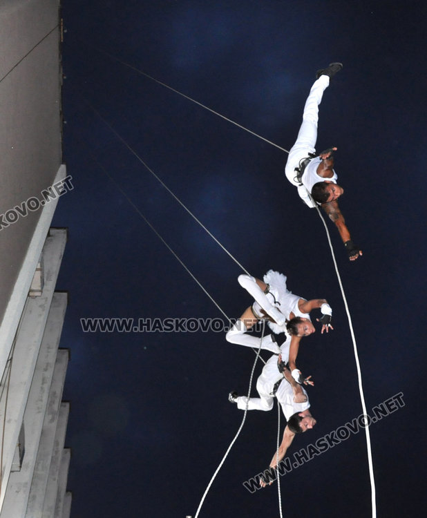 Хиляди затаиха дъх пред флирта с въздуха на Сирма Добрева (видео)