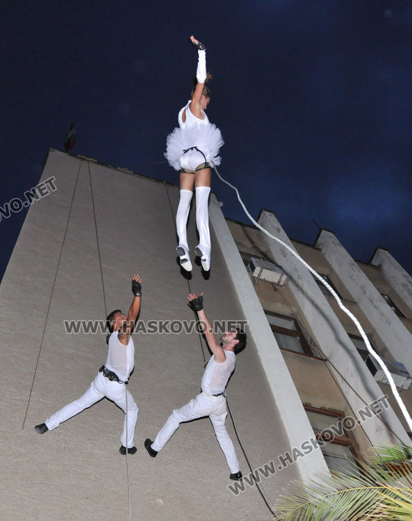 Хиляди затаиха дъх пред флирта с въздуха на Сирма Добрева (видео)