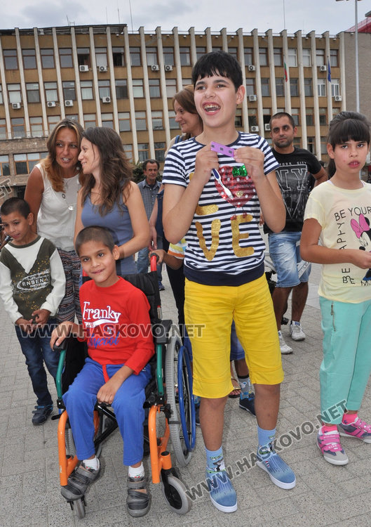 Хора с увреждания демонстрираха воля за спорт на площада