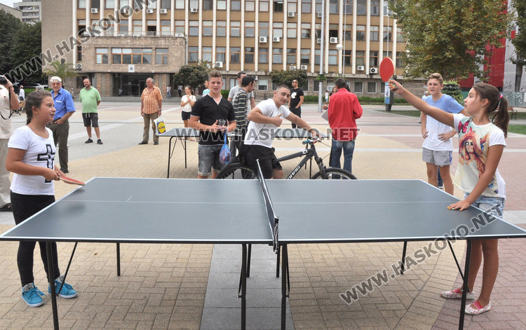 Хора с увреждания демонстрираха воля за спорт на площада