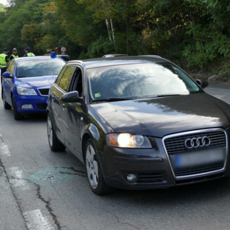 Задържаха двама автокрадци след зрелищна гонка