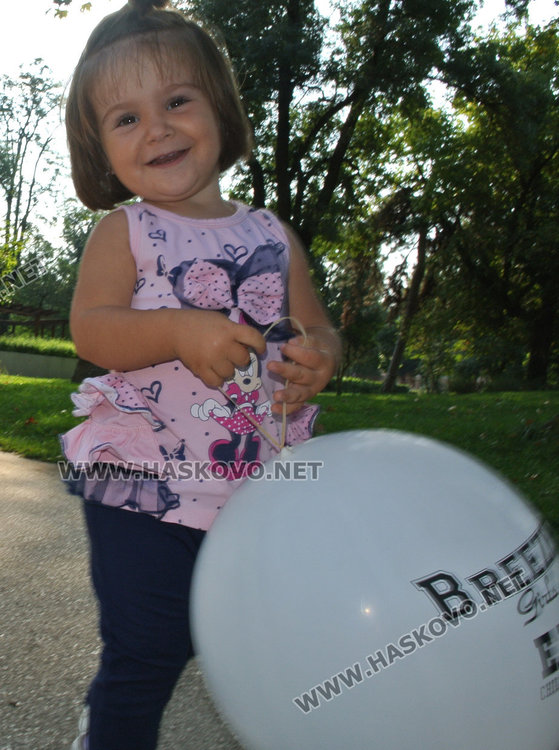 Деца превърнаха Градската градина в лунапарк