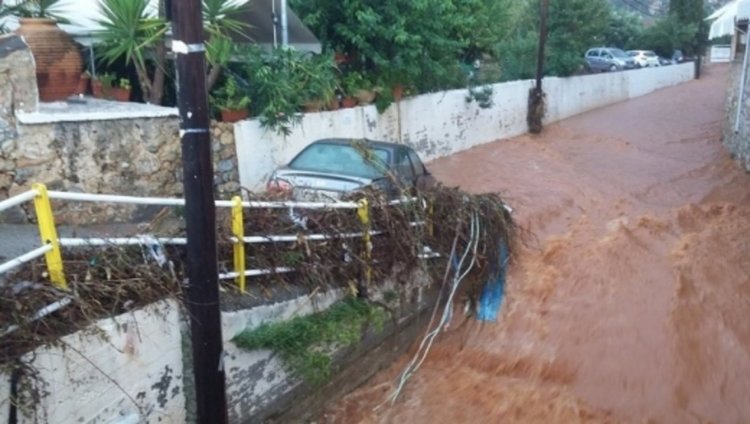 Адът слезе в Гърция! Порои, урагани и торнадо взеха жертви