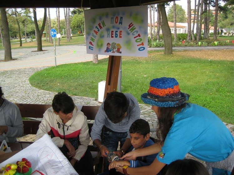 Приказката на доброволците тази година беше писана в Карлово