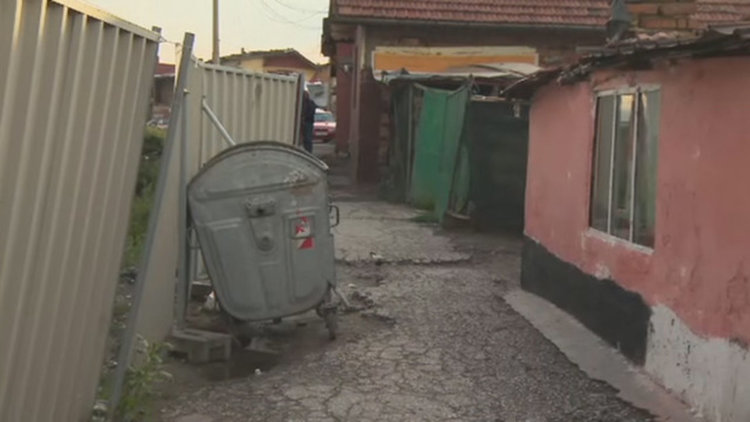 Жители на „Факултета“ заплашват с протест заради свлачище