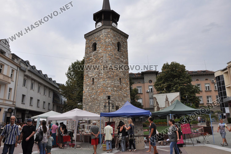 Русенска занаятчийка: Празните кратуни в държавата не са от моите