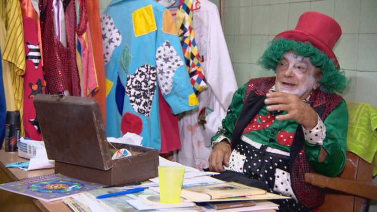 Бате Николай припаднал, докато разпознава бияча си