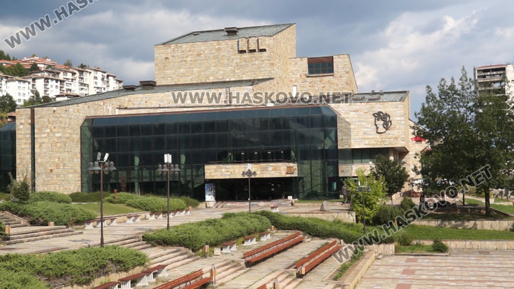 Потомка на Кръстьо Сарафов е едно от новите попълнения в трупата на Родопския драматичен театър 