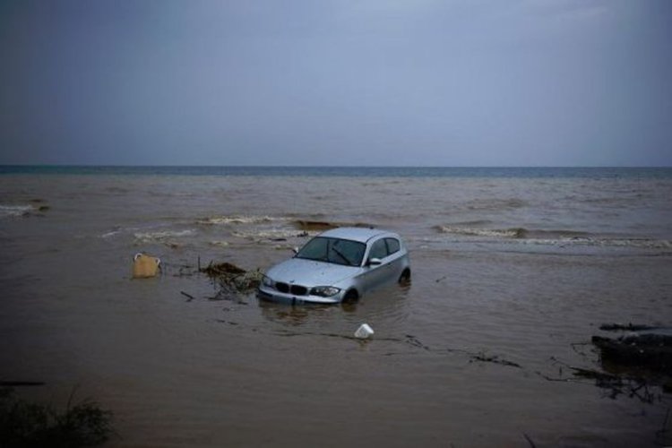 Извънредното положение в Солун и Пелопонес ще продължи 6 месеца