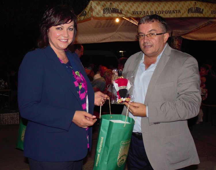 Корнелия Нинова беше гост на Празника на тракийската музика