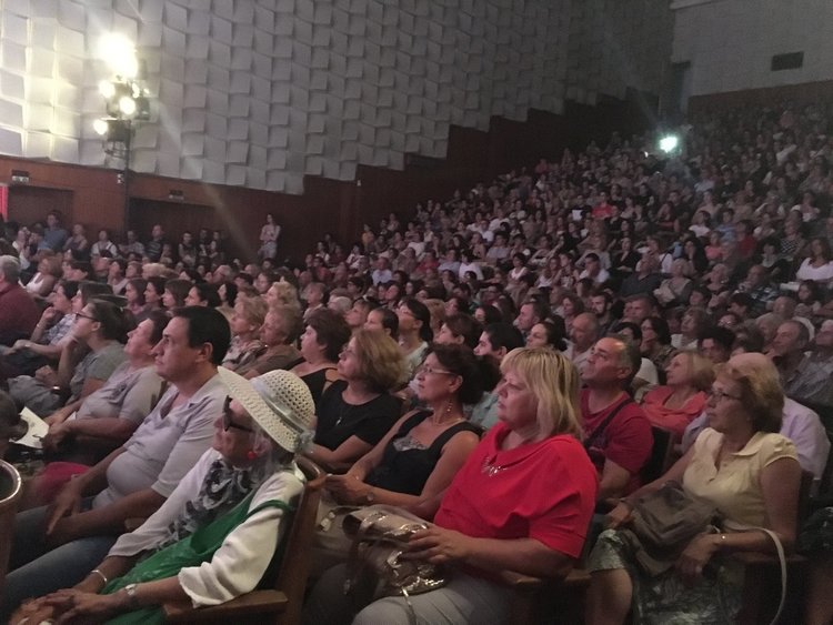 Веса Тонова в "Лебедово езеро" на хасковска сцена (видео)