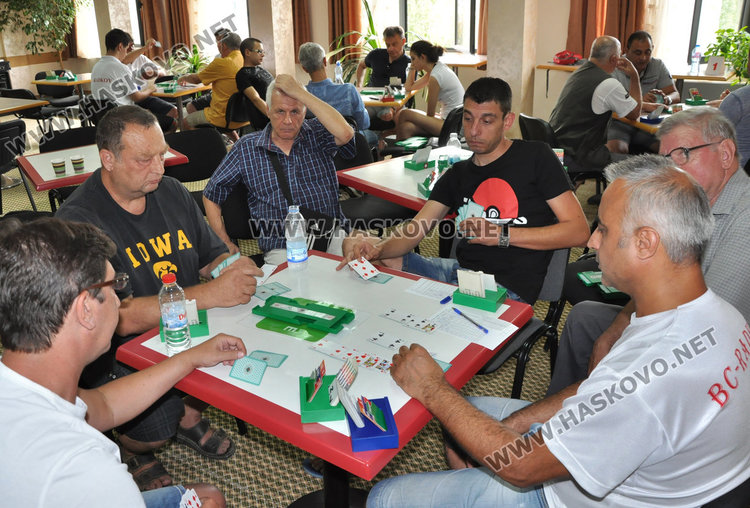 52-ма бриджьори в тридневен турнир в Хасково 