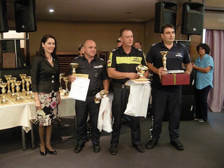 Отборът на Смолянската полиция първи в страната на националното състезание "Пътен полицай" 2016