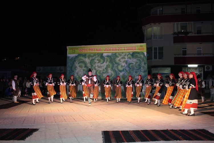 Магия от български танци плени сърцата на ардинчани