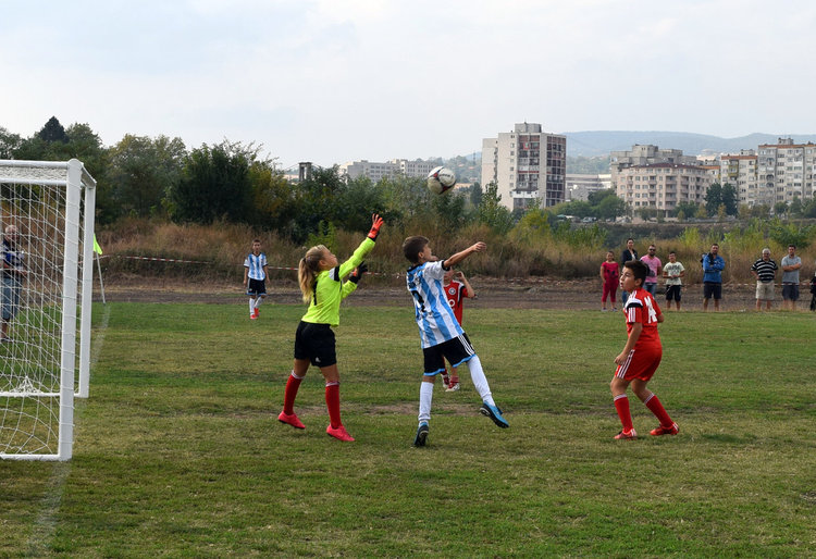 Оспорвано начало