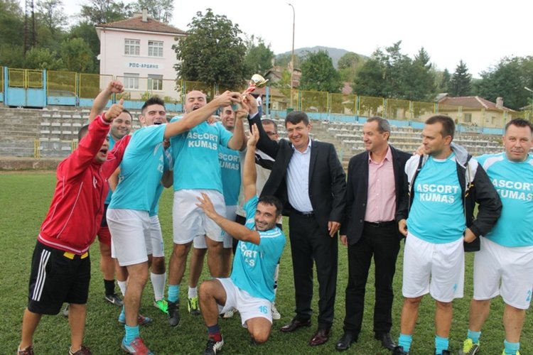 „Пенсионерите” на „Аврора” вдигнаха купата на кмета на Ардино