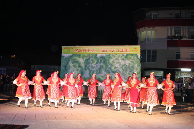 Магия от български танци плени сърцата на ардинчани