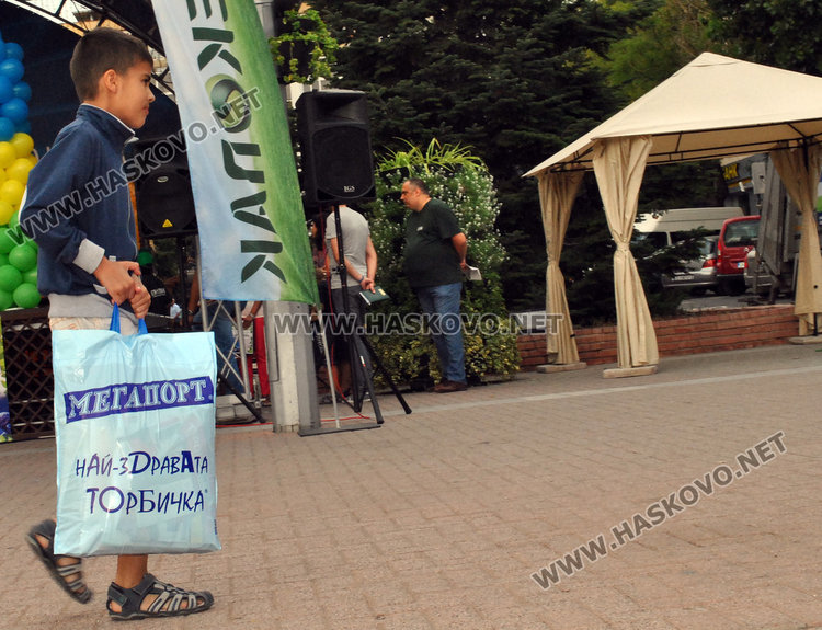 Децата на Хасково спасиха от изсичане 61 дървета