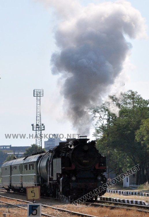 Парен влак Баба Меца рай за англичани, пътуват във вагоните на Цар Борис