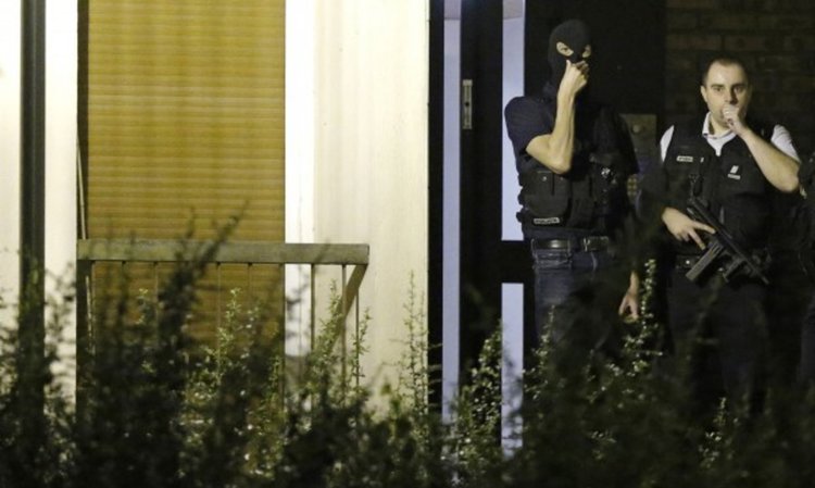 Повдигнаха обвинения на трите жени заради осуетения атентат в Париж